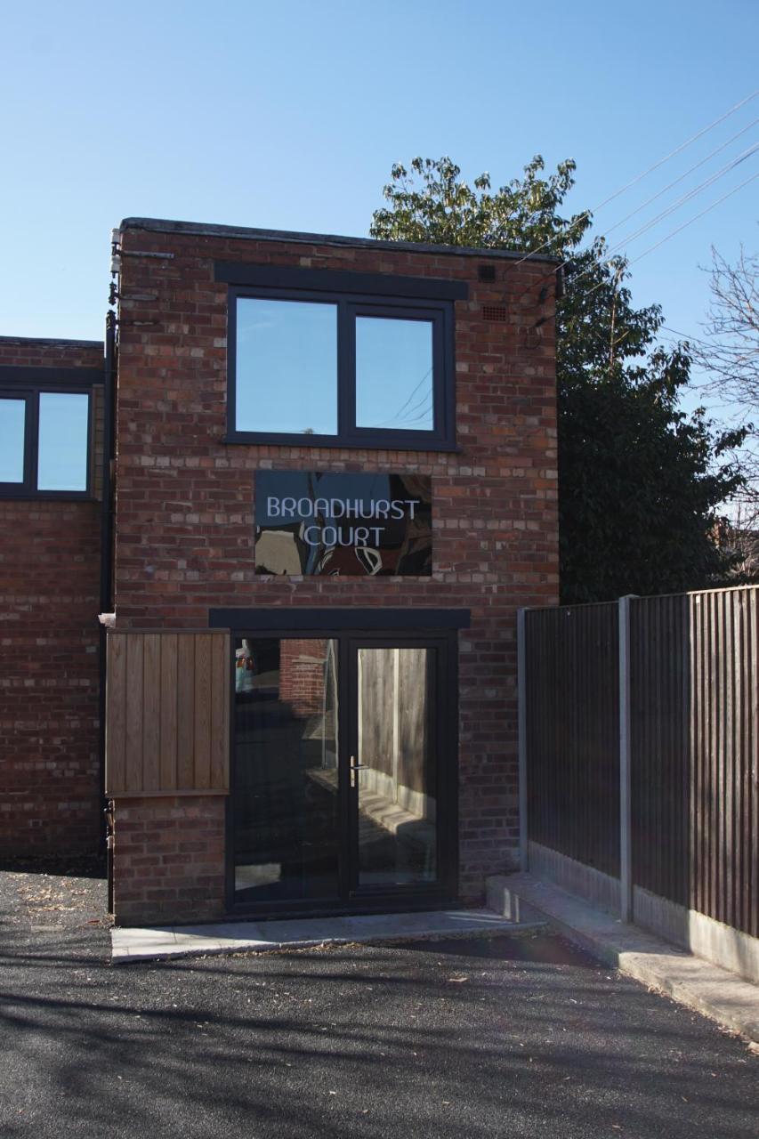 Air Host And Stay - Apartment 5 Broadhurst Court Sleeps 6 Minutes From Town Centre Stockport Exterior photo