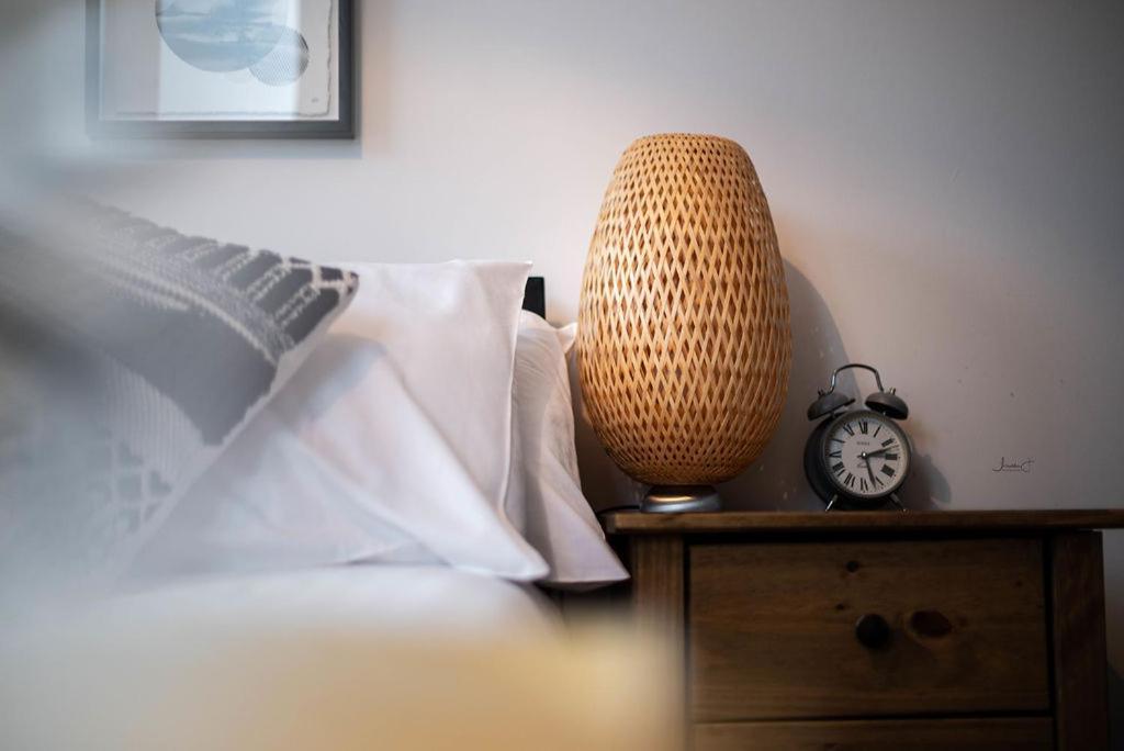Air Host And Stay - Apartment 5 Broadhurst Court Sleeps 6 Minutes From Town Centre Stockport Exterior photo